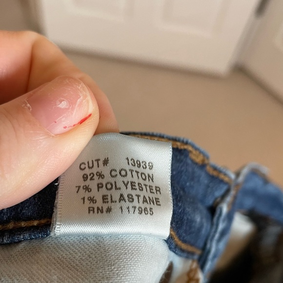 J BRAND DENIM Midrise Jean Capri in Aruba - Picture 9 of 12